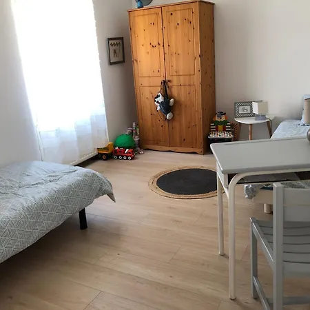 Maison De Famille Vila Saint-Mars-dʼOutillé